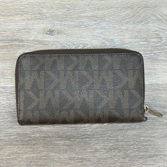 Michael Kors brown jet set full zip wallet - Picture 2 of 9